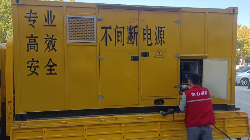 宁江柴油发电机组和UPS电源配合使用时，如何避免切换过程中的电力中断？